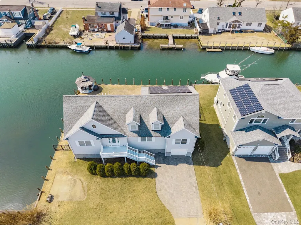 10 Delta Road Massapequa NY 11758