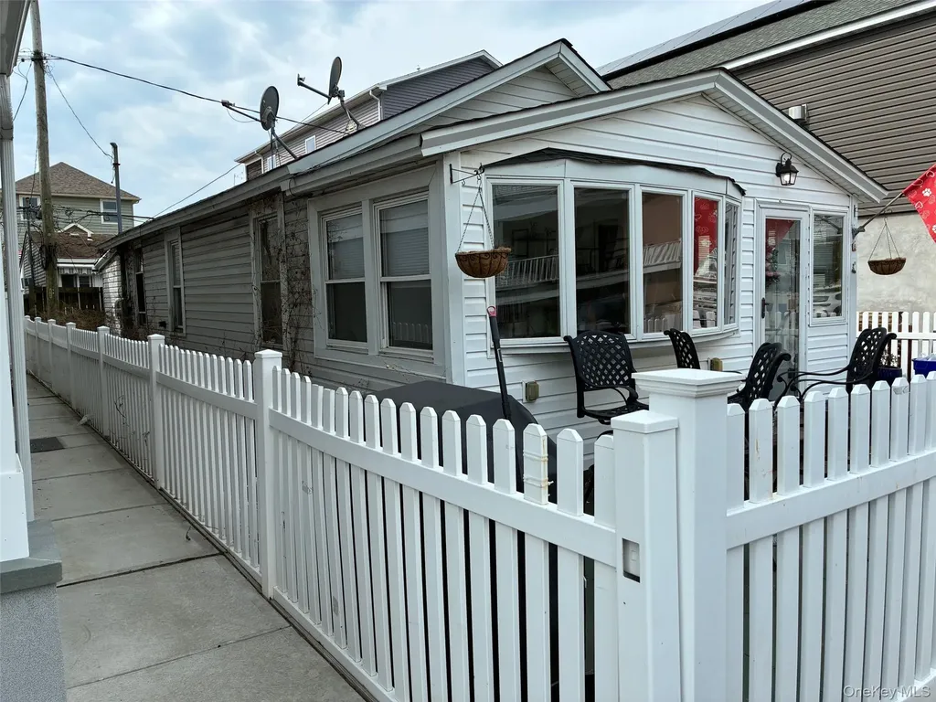 77 Pennsylvania Avenue Long Beach NY 11561