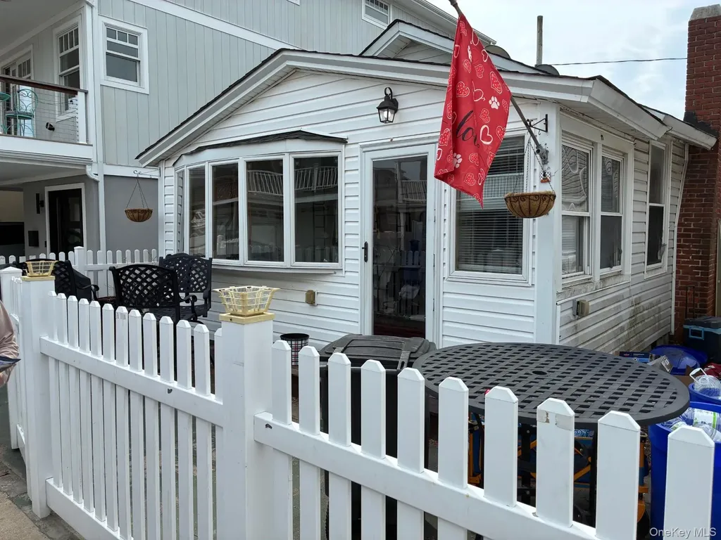 77 Pennsylvania Avenue Long Beach NY 11561