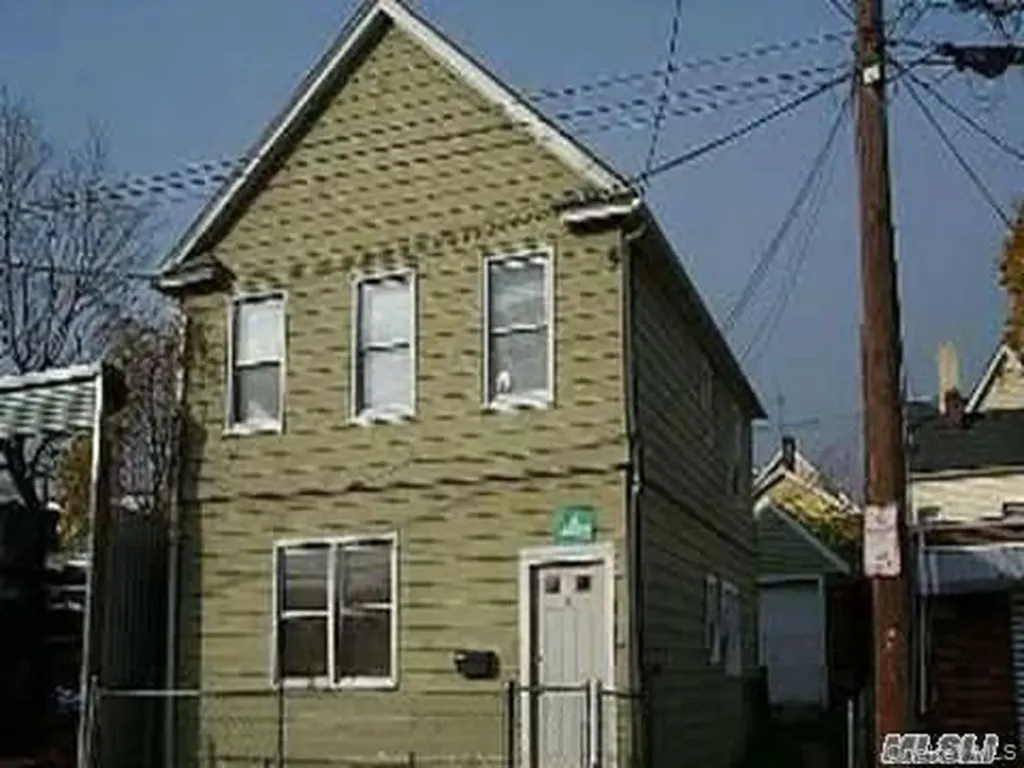 6 Hendrickson Avenue Elmont NY 11003