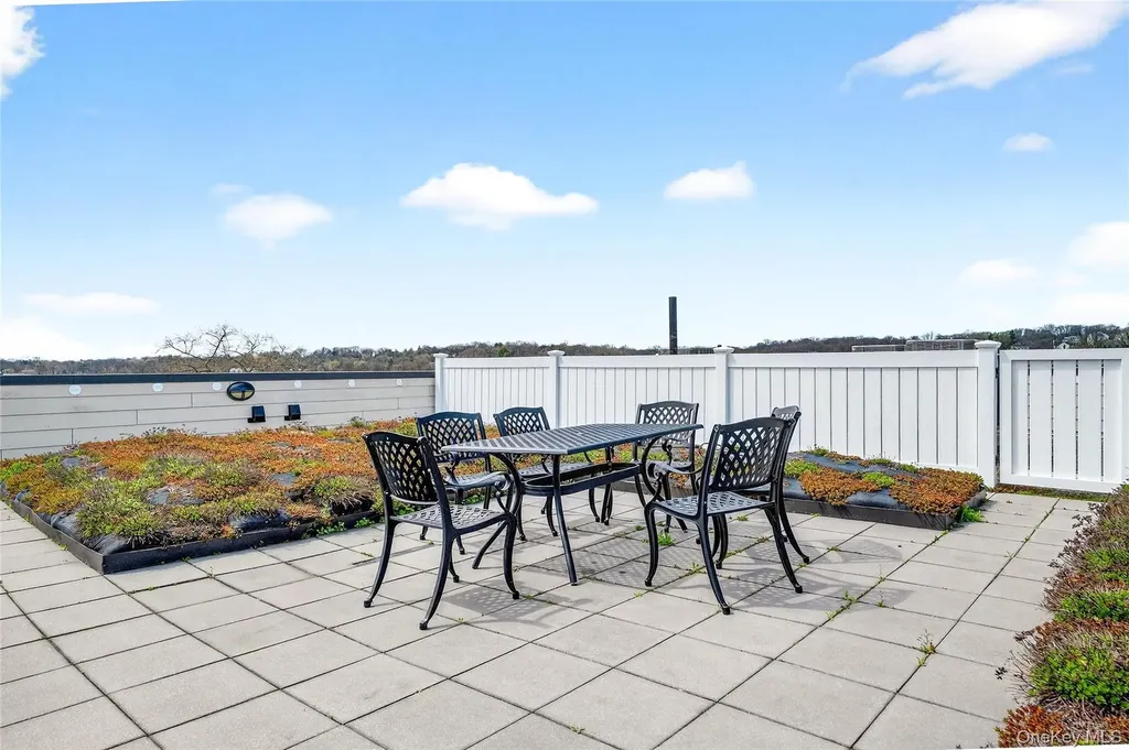 225 Stanley Avenue Mamaroneck NY 10543