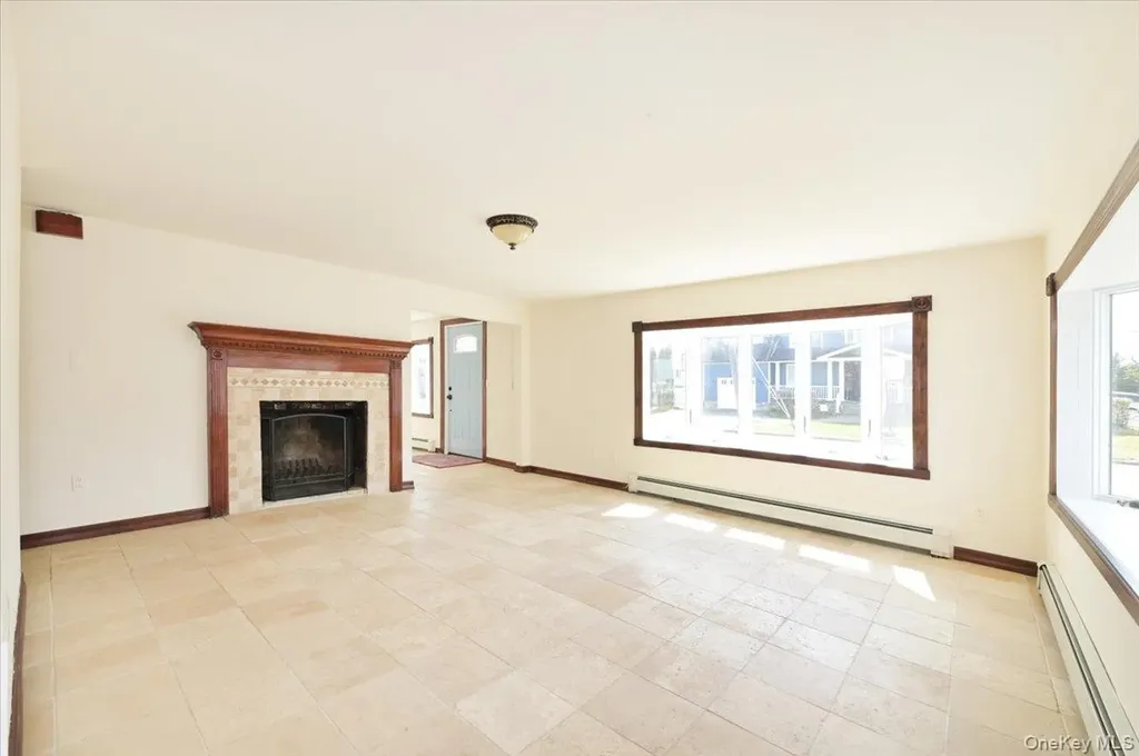 9 Cabot Road W Massapequa NY 11758