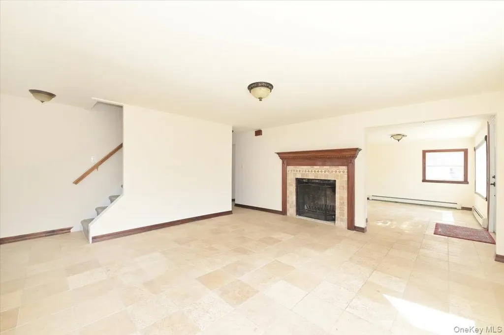 9 Cabot Road W Massapequa NY 11758