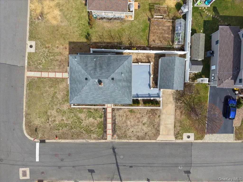 9 Cabot Road W Massapequa NY 11758