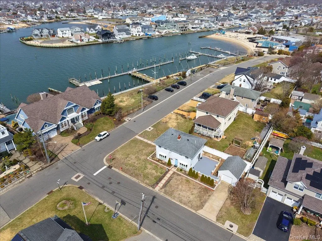 9 Cabot Road W Massapequa NY 11758