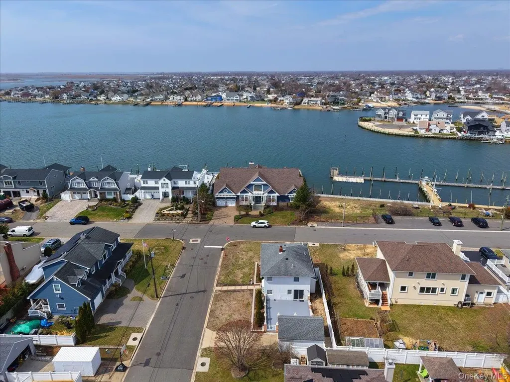 9 Cabot Road W Massapequa NY 11758