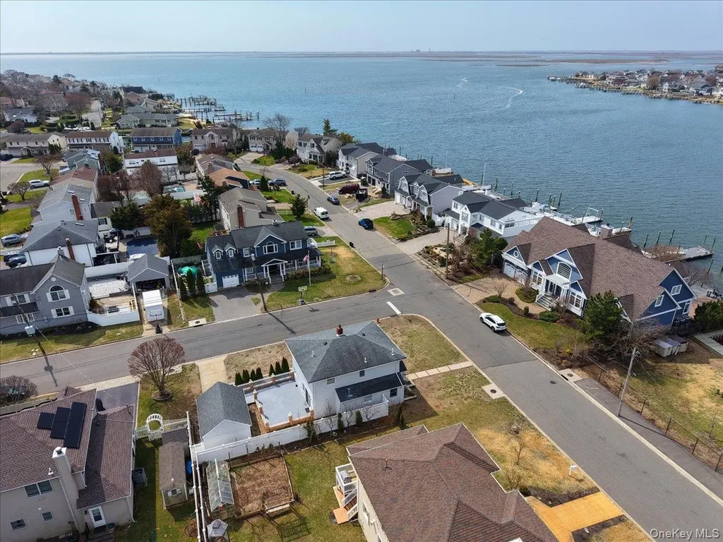 9 Cabot Road W Massapequa NY 11758