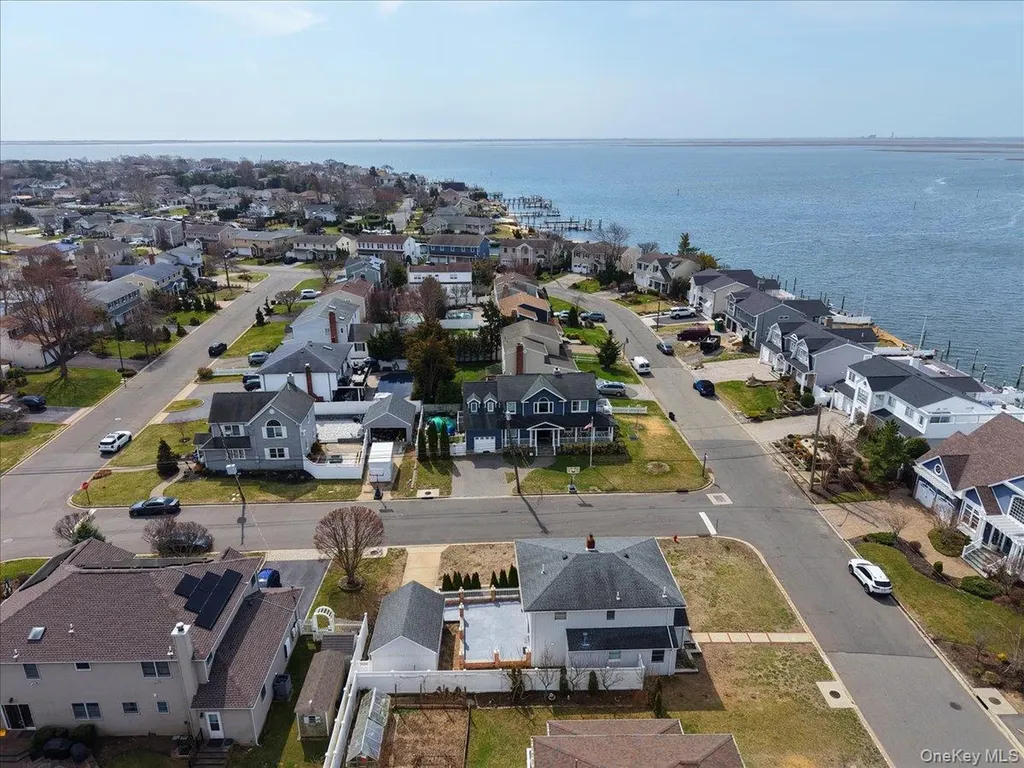 9 Cabot Road W Massapequa NY 11758