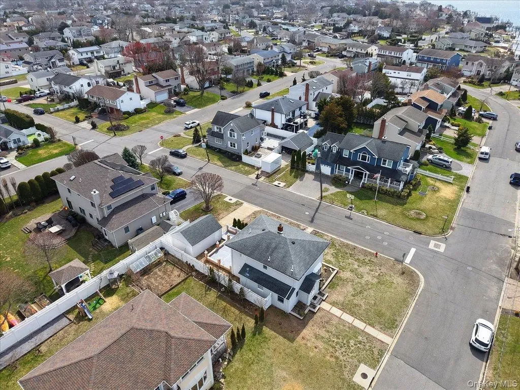 9 Cabot Road W Massapequa NY 11758