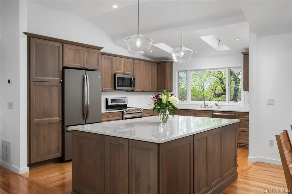 8 Fairlawn Parkway Rye Brook NY 10573