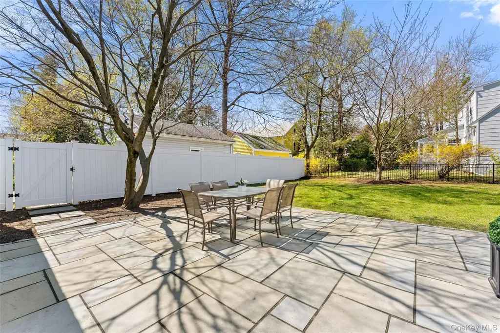 44 Sprague Road Scarsdale NY 10583