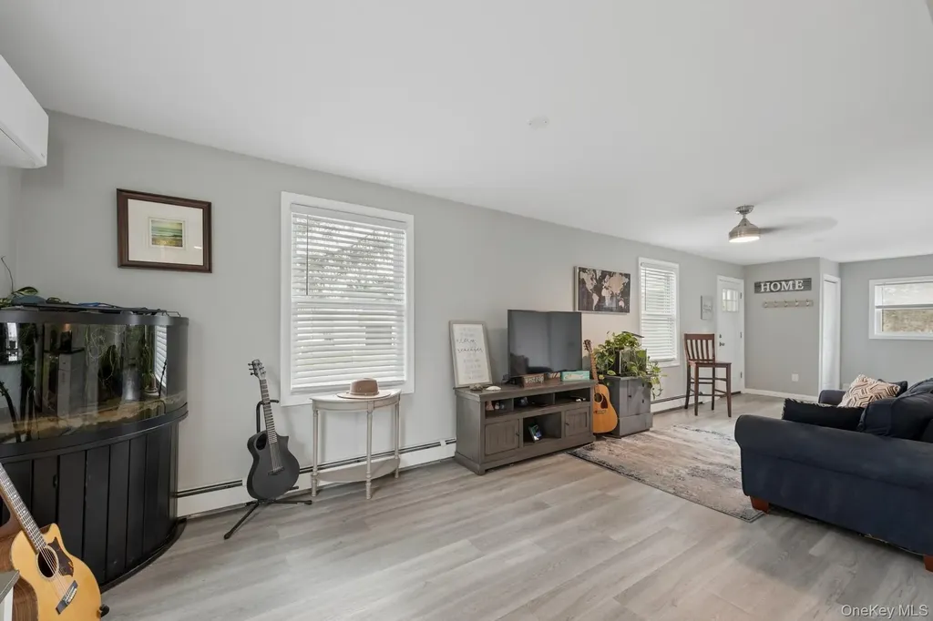3 Roy Avenue West Islip NY 11795