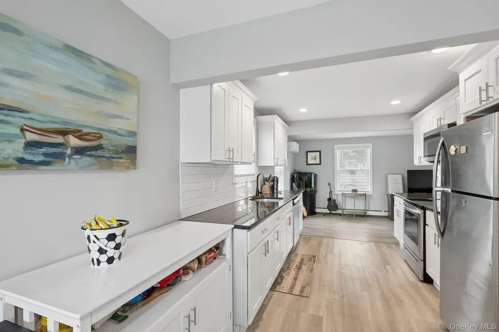 3 Roy Avenue West Islip NY 11795