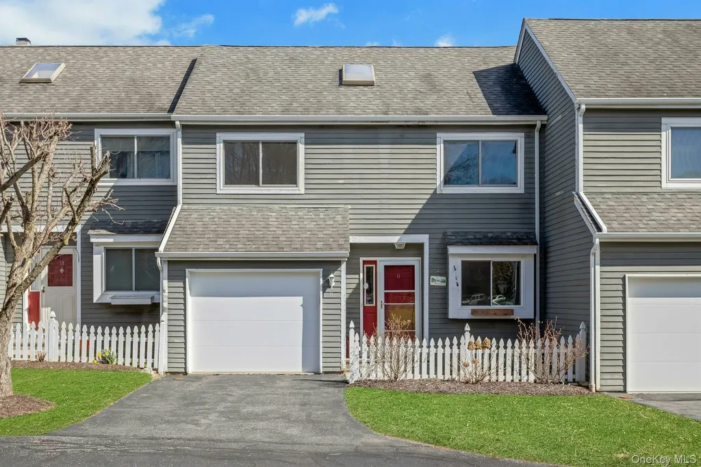 11 Cushing Green S Pawling NY 12564