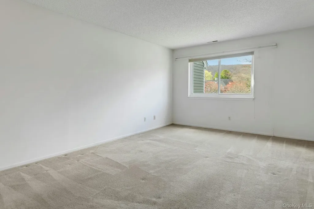 11 Cushing Green S Pawling NY 12564