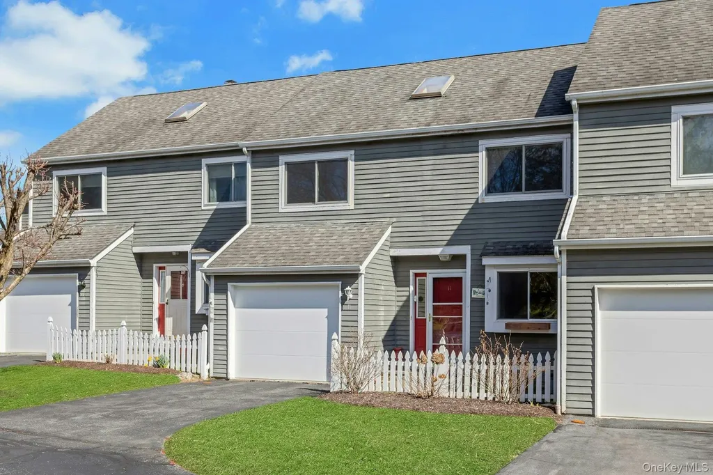 11 Cushing Green S Pawling NY 12564