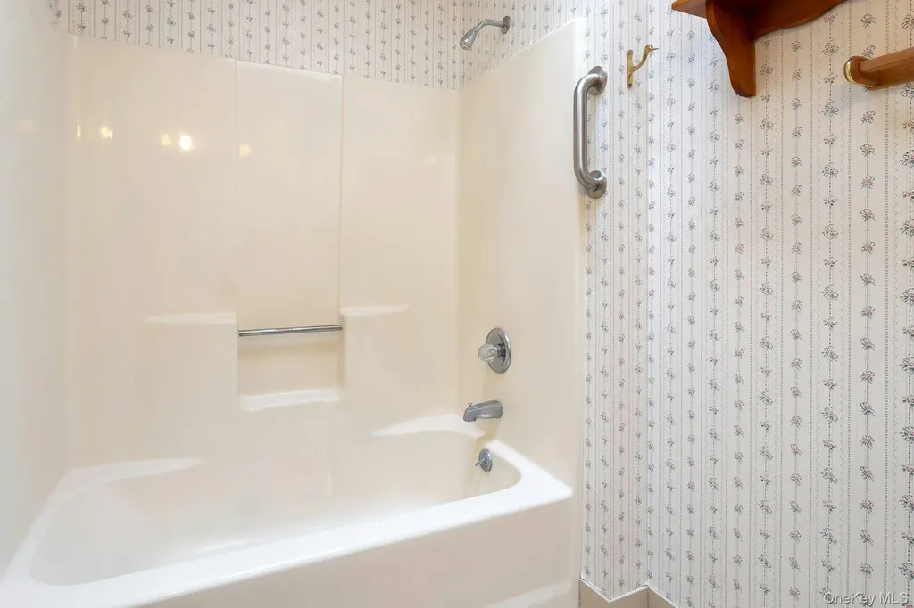11 Cushing Green S Pawling NY 12564