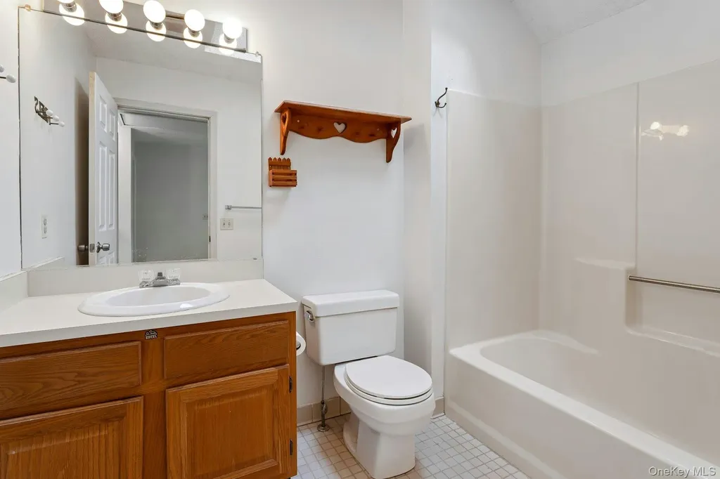 11 Cushing Green S Pawling NY 12564