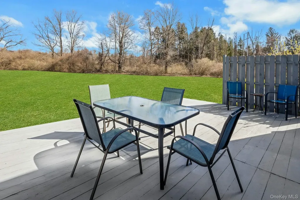 11 Cushing Green S Pawling NY 12564