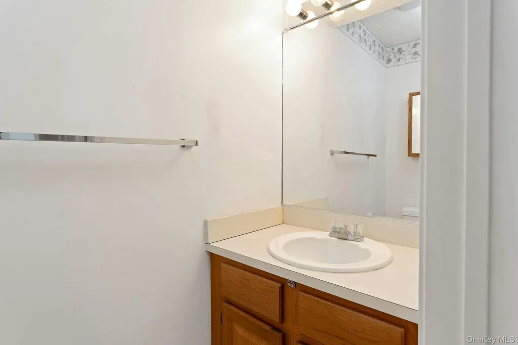 11 Cushing Green S Pawling NY 12564