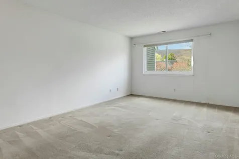 11 Cushing Green S Pawling NY 12564