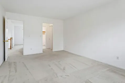 11 Cushing Green S Pawling NY 12564