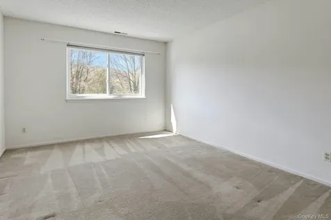 11 Cushing Green S Pawling NY 12564