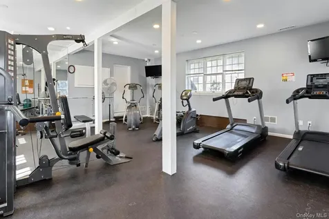 11 Cushing Green S Pawling NY 12564