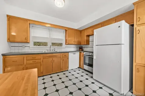 150 Rosedale Avenue White Plains NY 10605