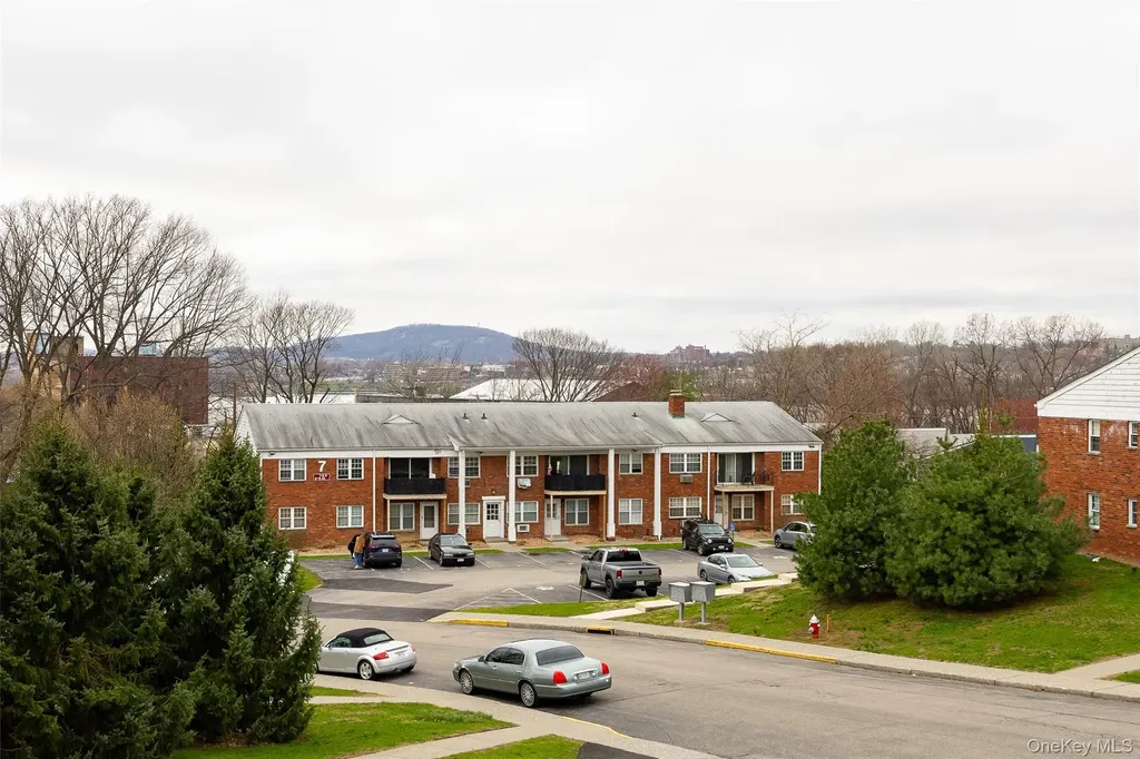 6 Colonial Road Beacon NY 12508
