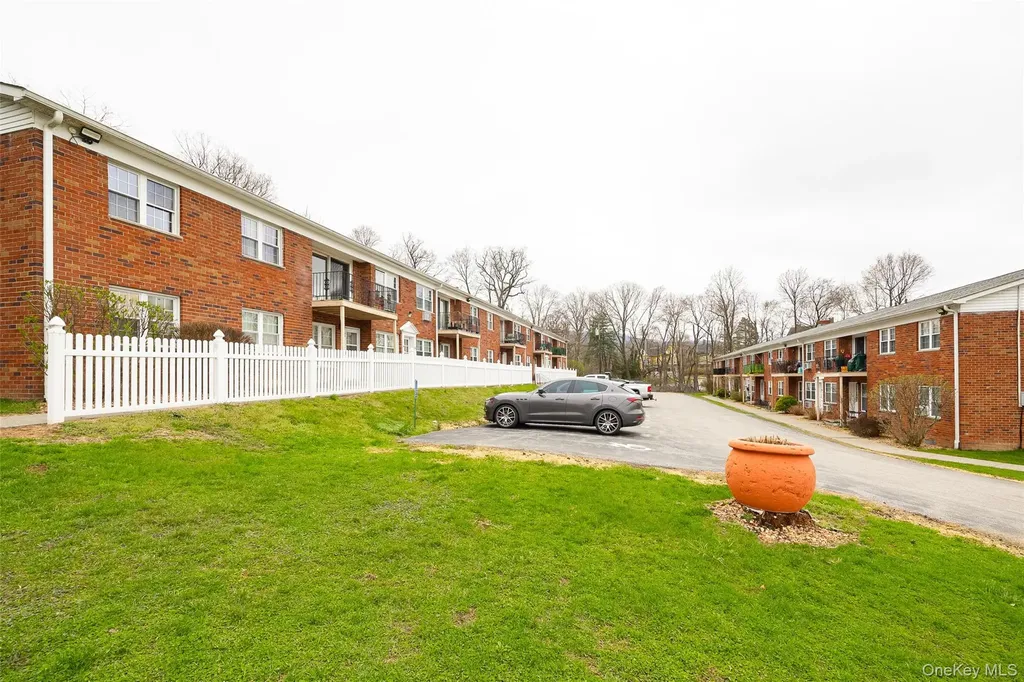 6 Colonial Road Beacon NY 12508