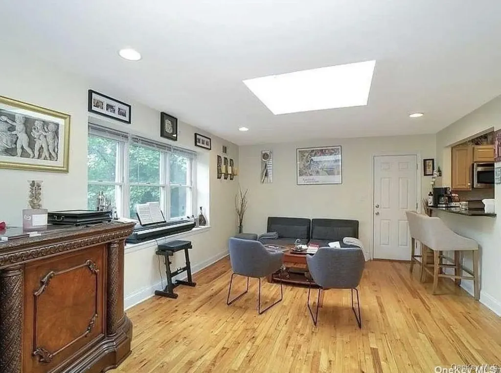 1012 Old Northern Boulevard Roslyn NY 11576