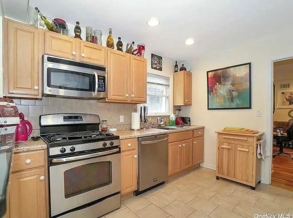 1012 Old Northern Boulevard Roslyn NY 11576