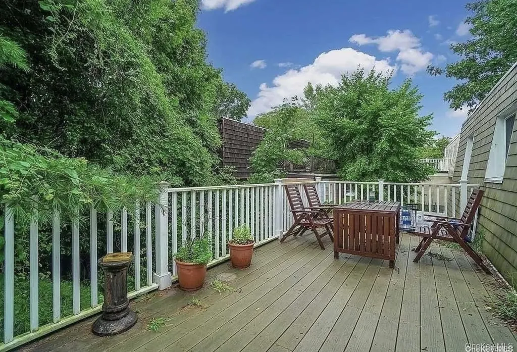 1012 Old Northern Boulevard Roslyn NY 11576