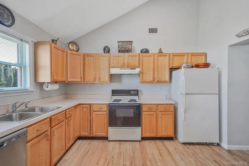 84 Crystal Drive Aquebogue NY 11931