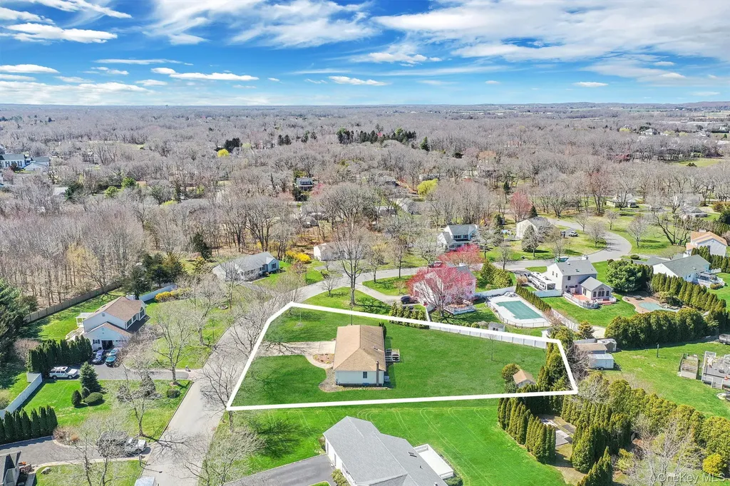 84 Crystal Drive Aquebogue NY 11931