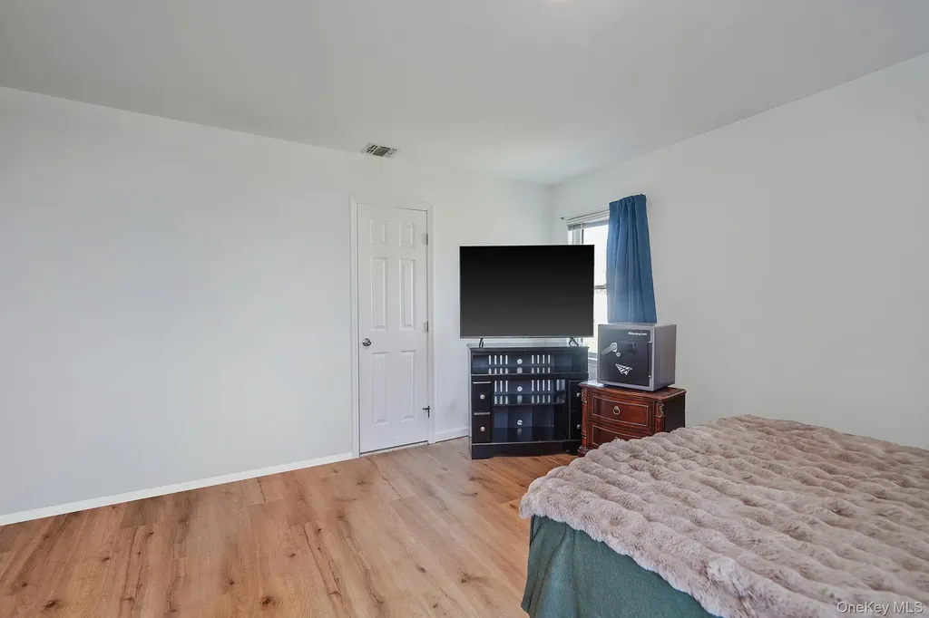 84 Crystal Drive Aquebogue NY 11931