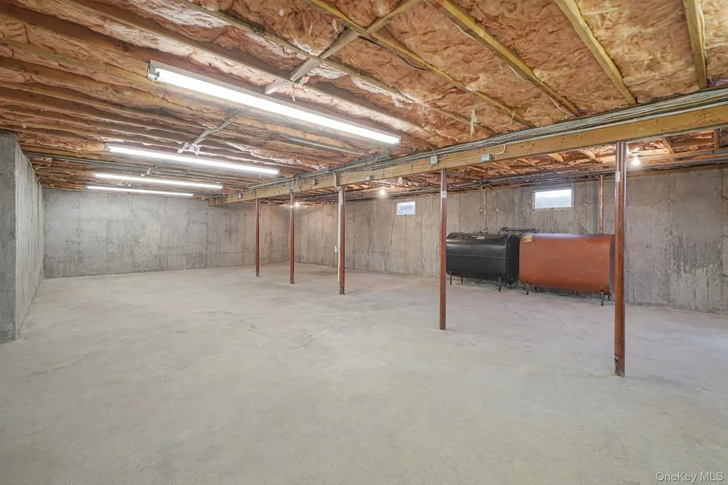 84 Crystal Drive Aquebogue NY 11931