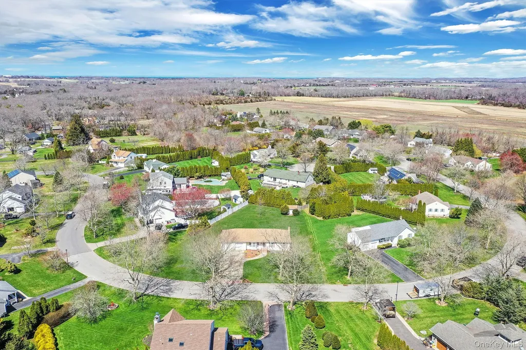 84 Crystal Drive Aquebogue NY 11931
