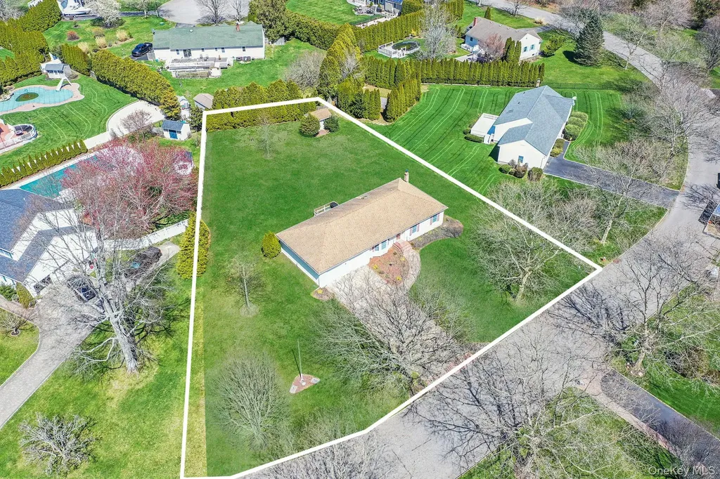 84 Crystal Drive Aquebogue NY 11931