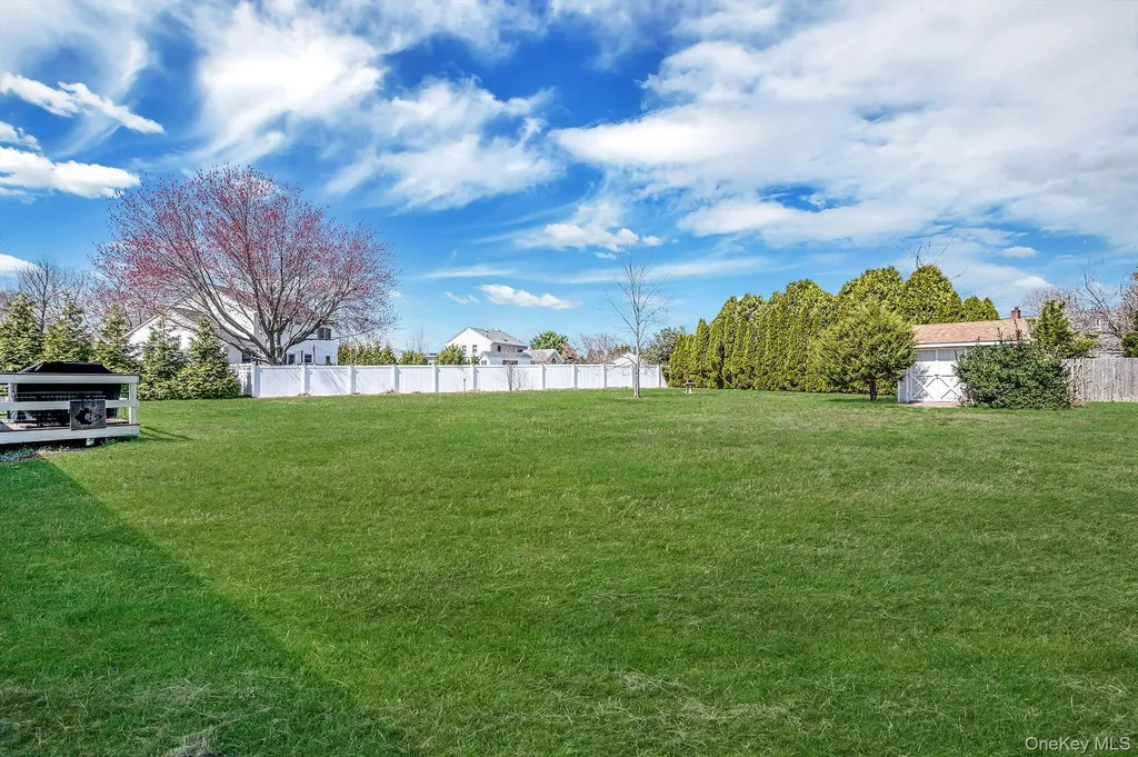 84 Crystal Drive Aquebogue NY 11931