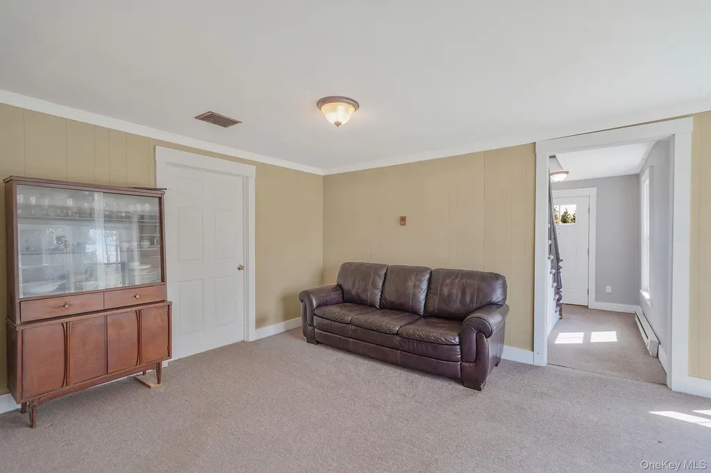 5528 Sound Avenue Riverhead NY 11901