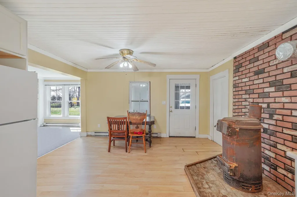 5528 Sound Avenue Riverhead NY 11901