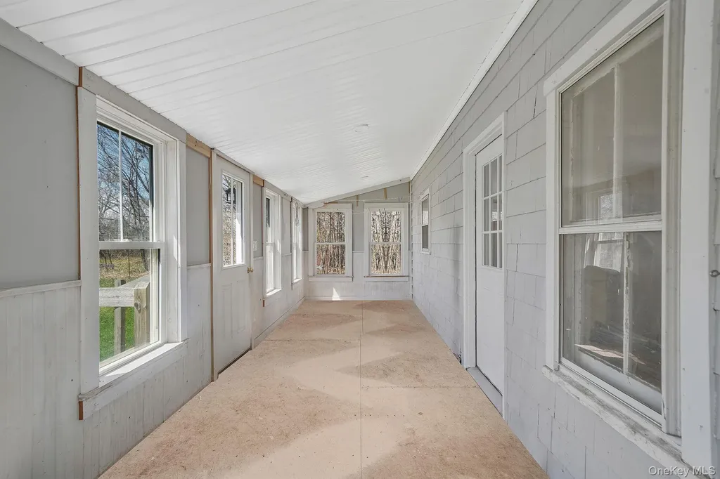 5528 Sound Avenue Riverhead NY 11901