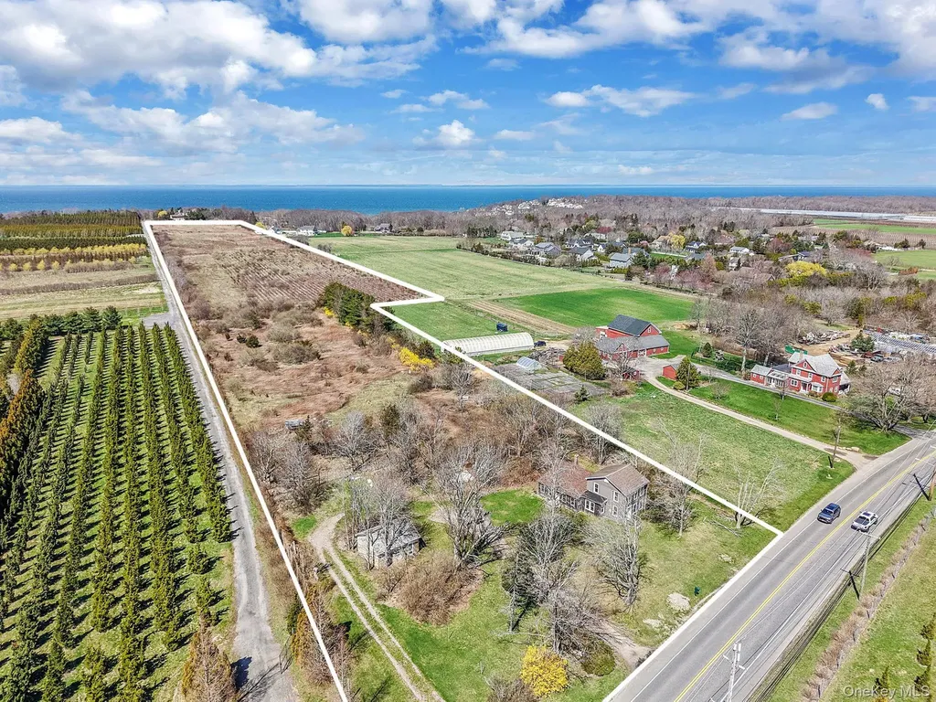 5528 Sound Avenue Riverhead NY 11901
