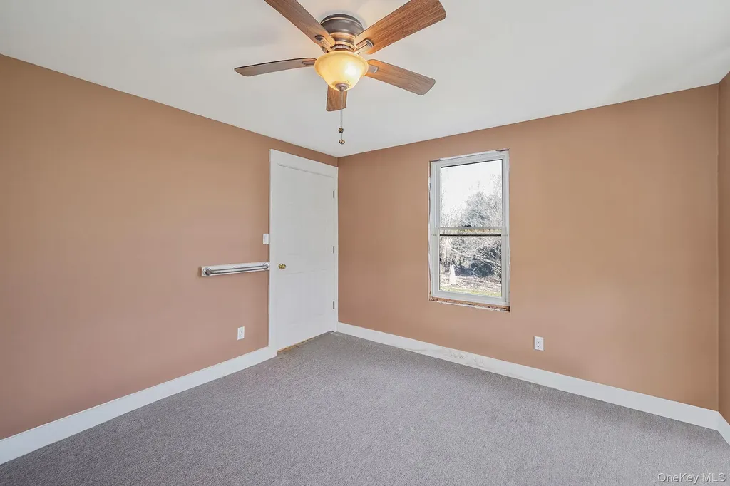 5528 Sound Avenue Riverhead NY 11901