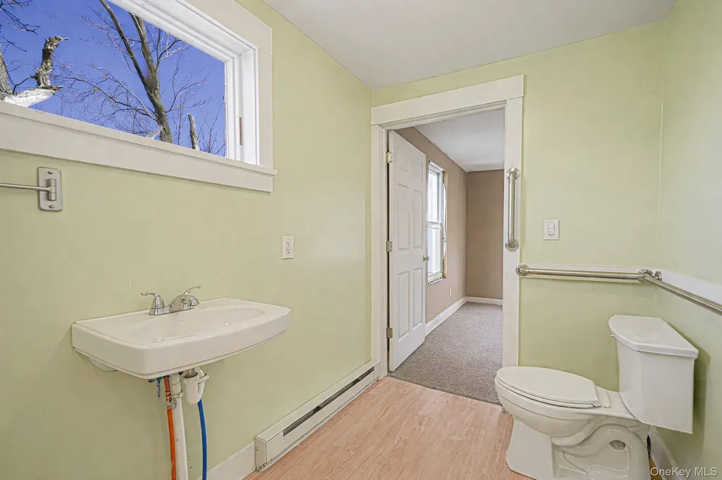 5528 Sound Avenue Riverhead NY 11901