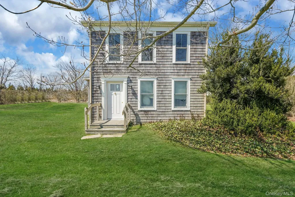 5528 Sound Avenue Riverhead NY 11901