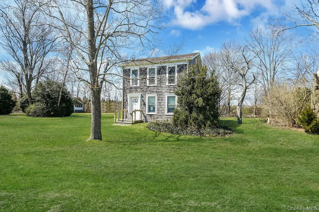 5528 Sound Avenue Riverhead NY 11901