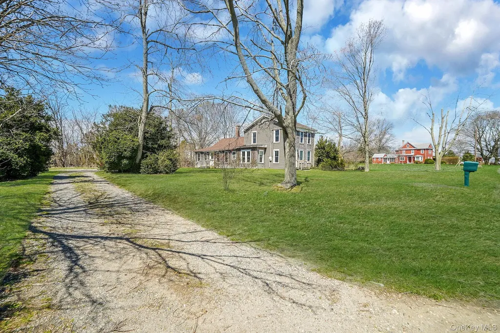 5528 Sound Avenue Riverhead NY 11901